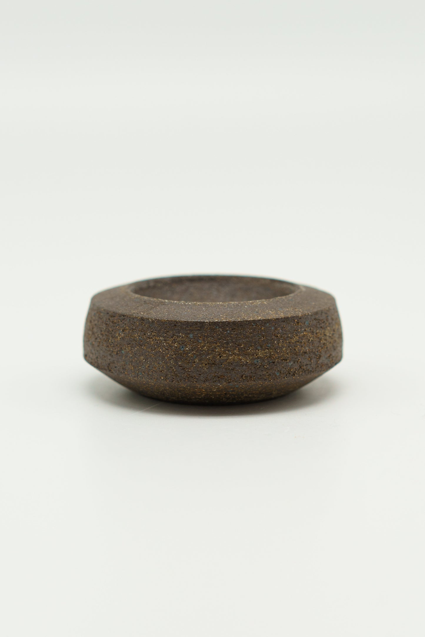 Almost Floating Compact Earth Trinket Dish