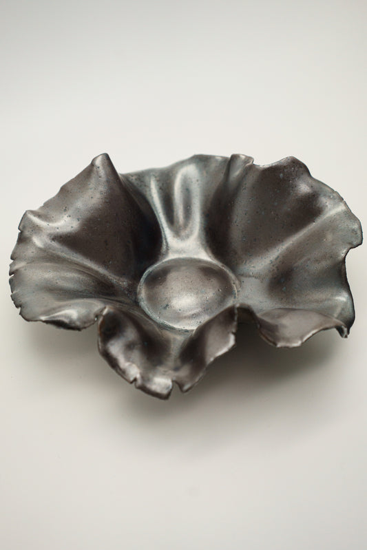 Flowerhead in Metallic Black