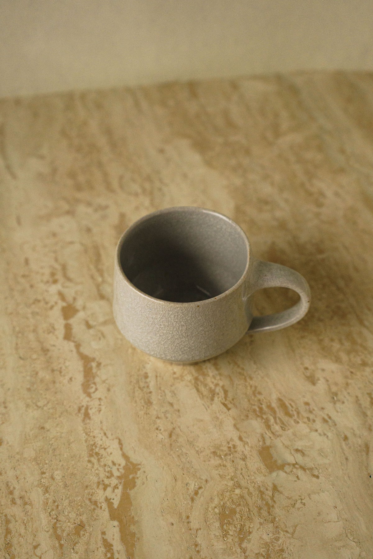 Short Strawberry Mug in Ice Crack