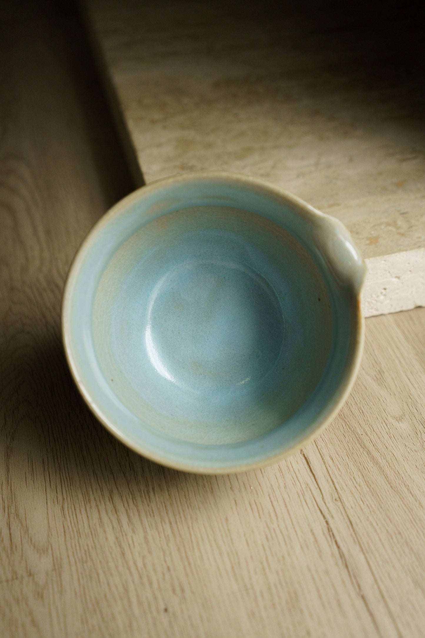Collared Matcha Bowl in Icy Crackle Blue