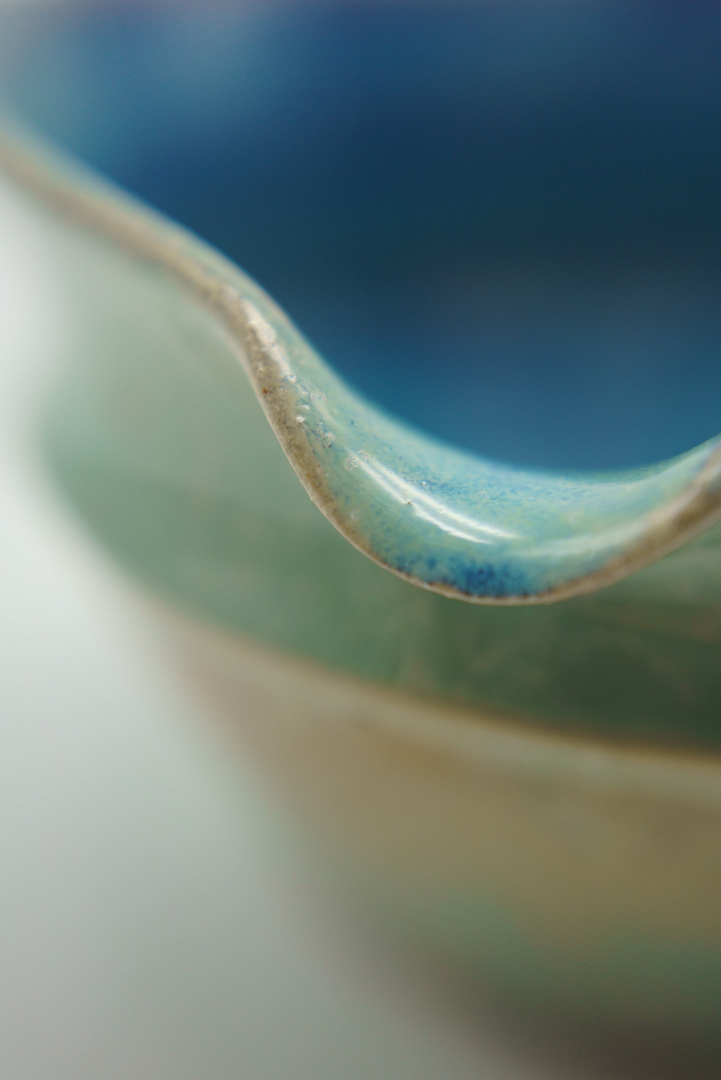 Collared Matcha Bowl in Cerulean