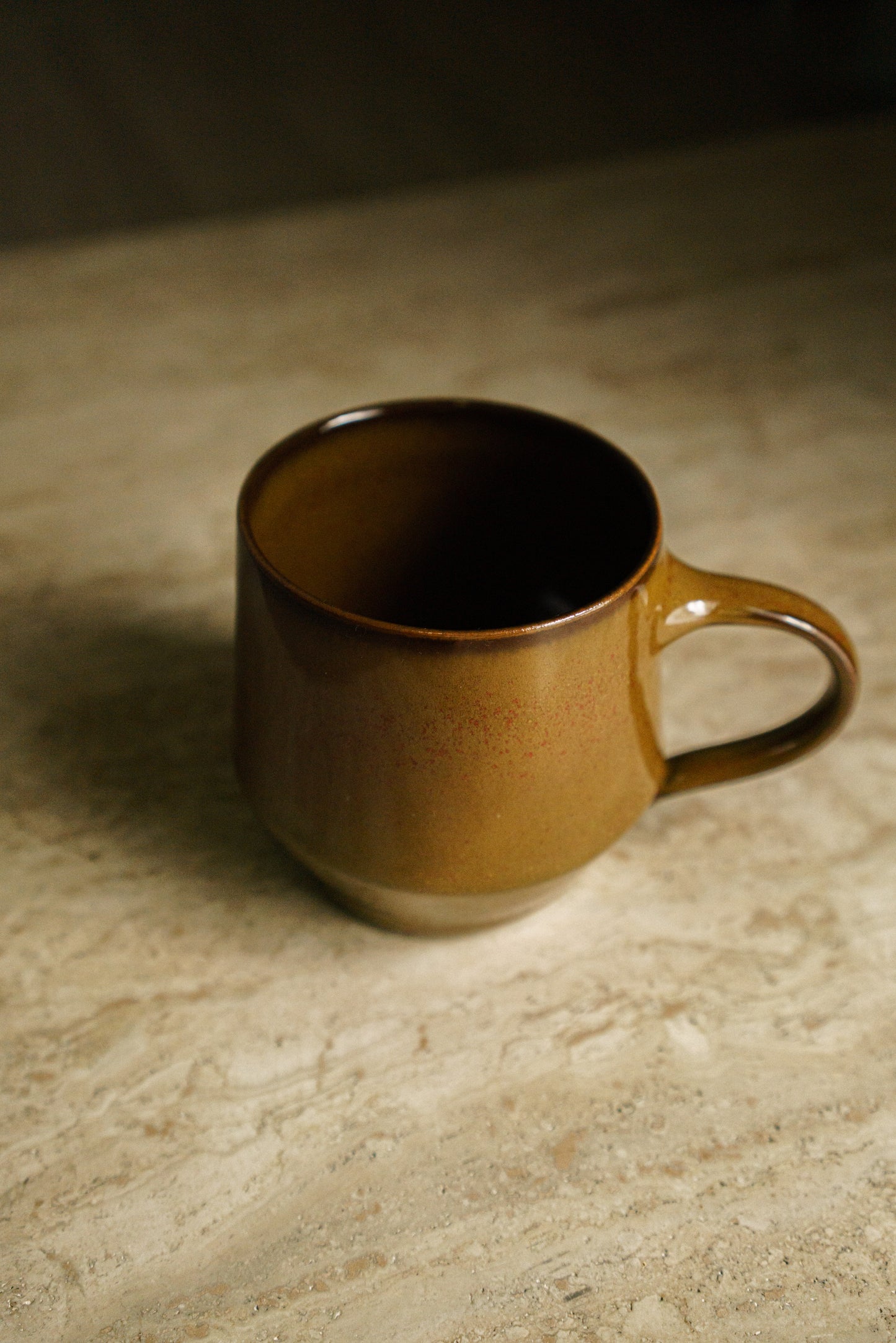 Strawberry Mug in Earthy Tan