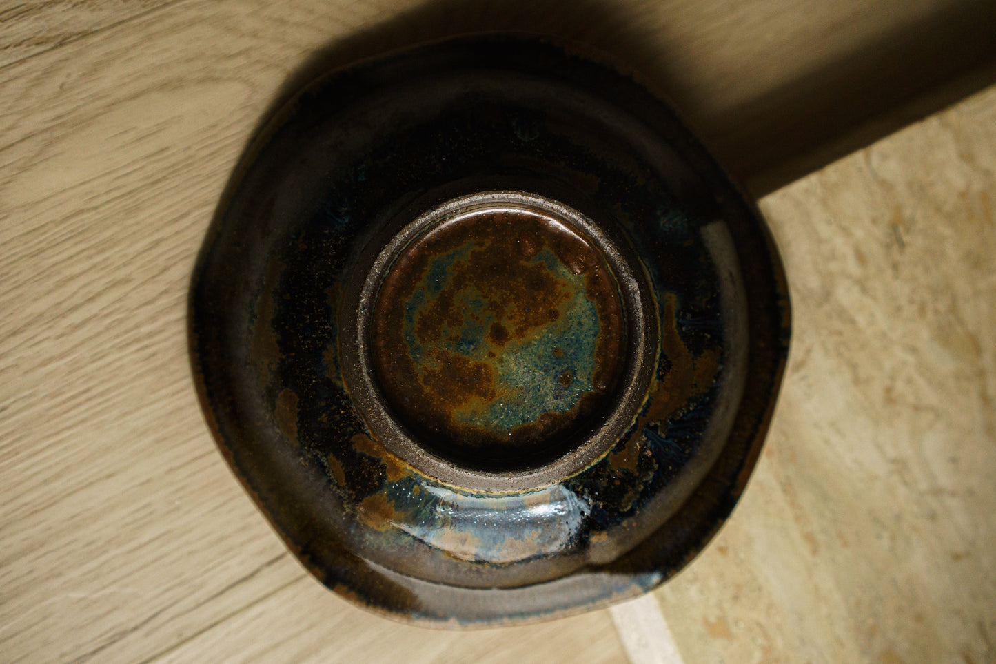 Wavy Rim Bowl with Flowing Gold