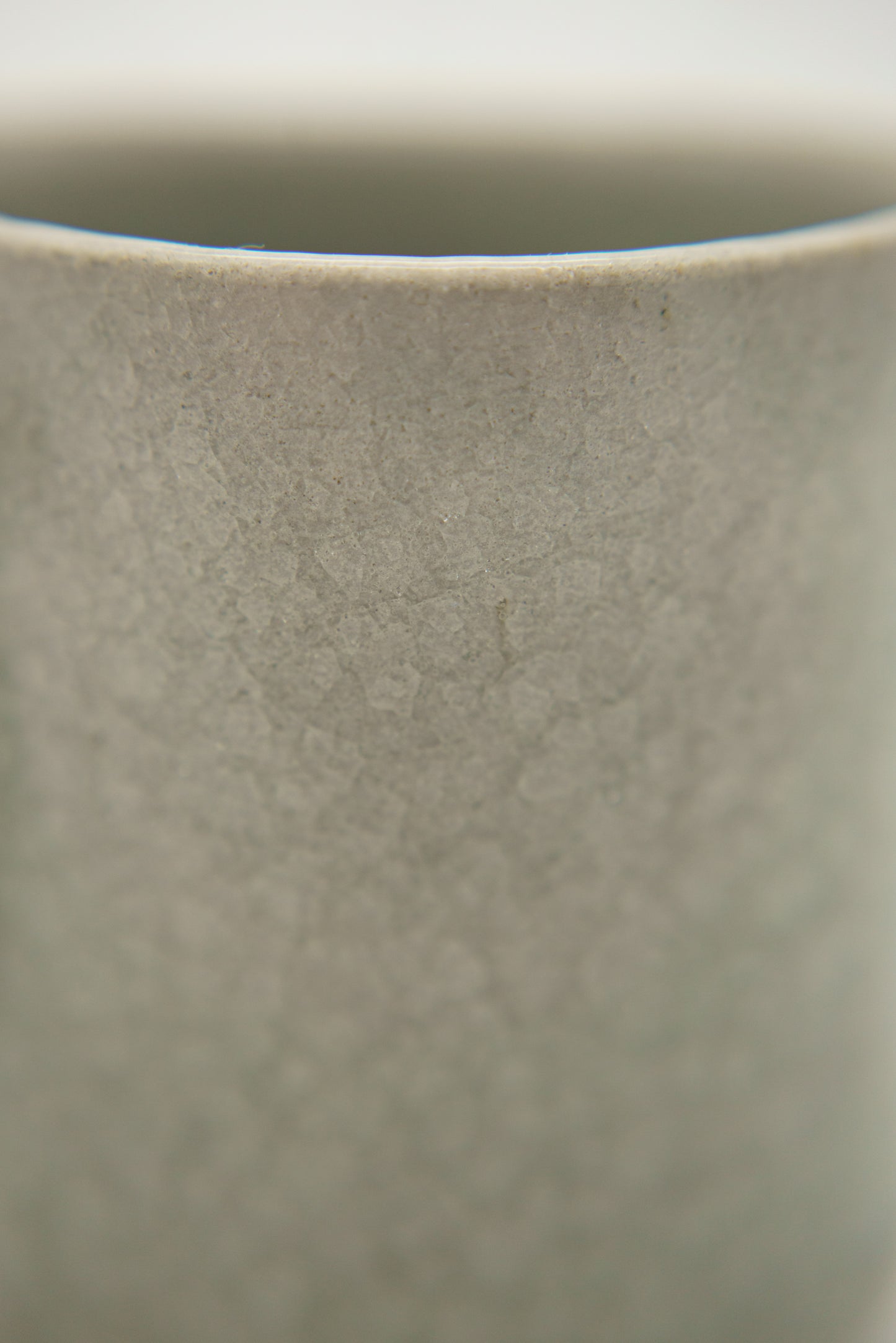Tall Strawberry Mug in Light Blue-Green Ice Crack
