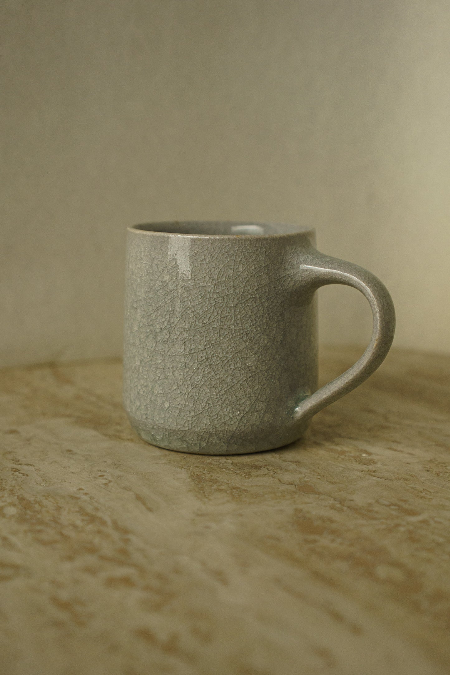 Tall Strawberry Mug in Light Blue-Green Ice Crack