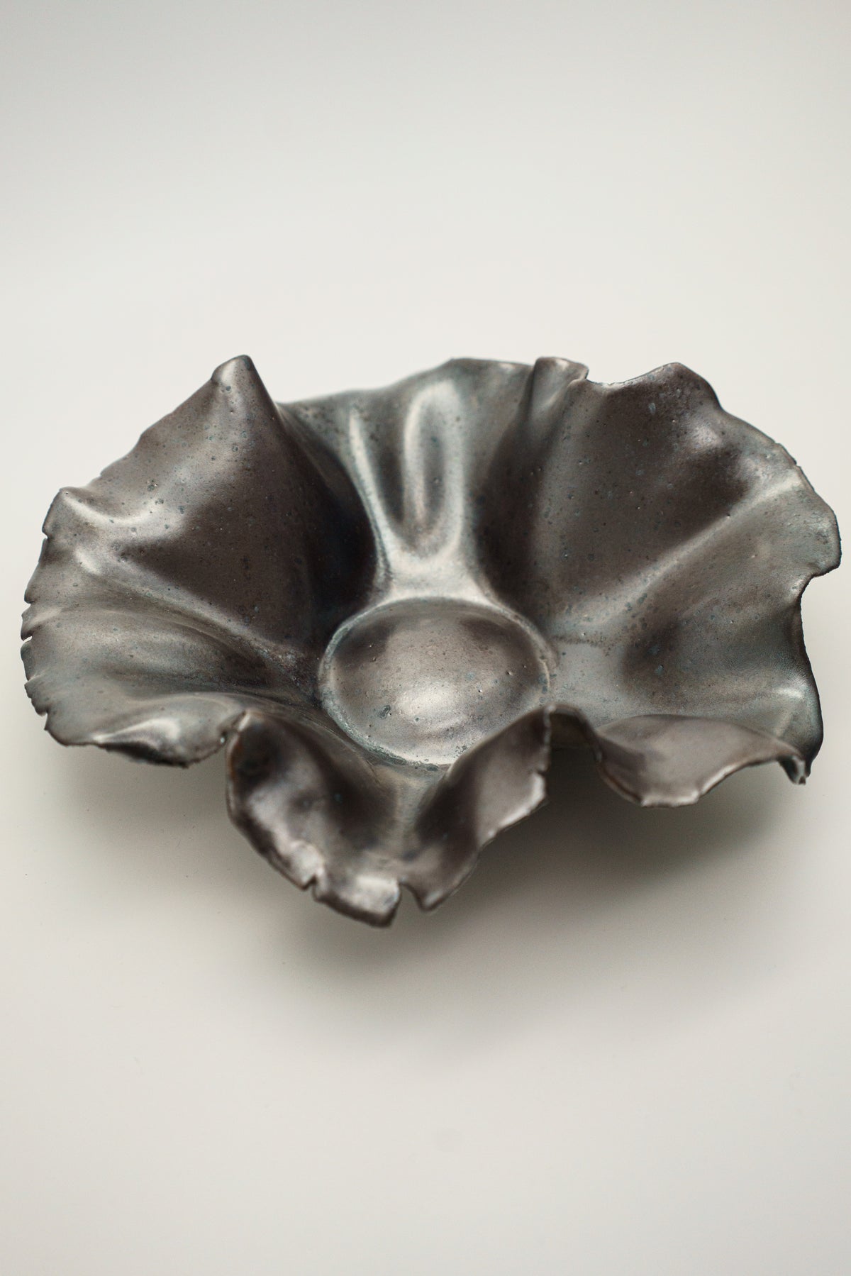 Flowerhead in Metallic Black
