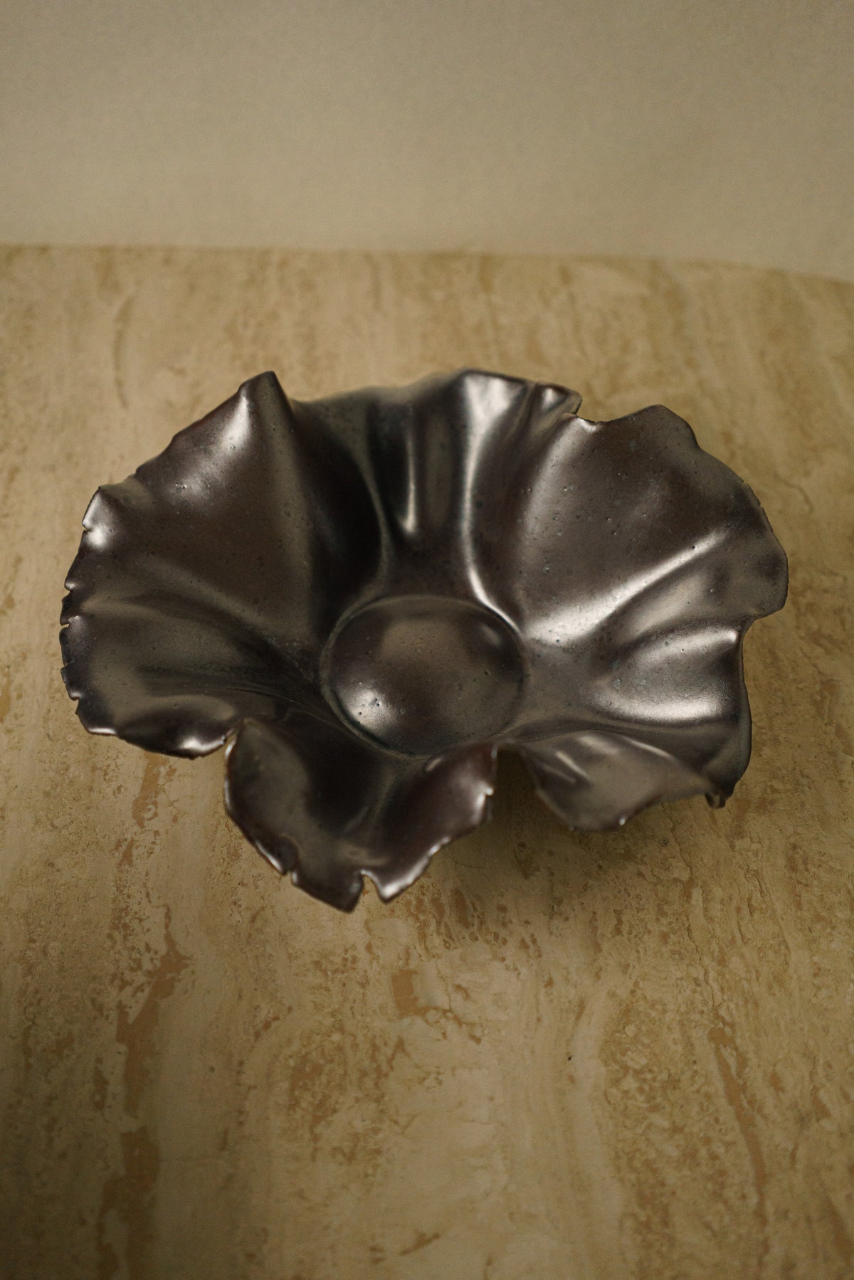 Flowerhead in Metallic Black