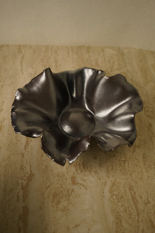 Flowerhead in Metallic Black