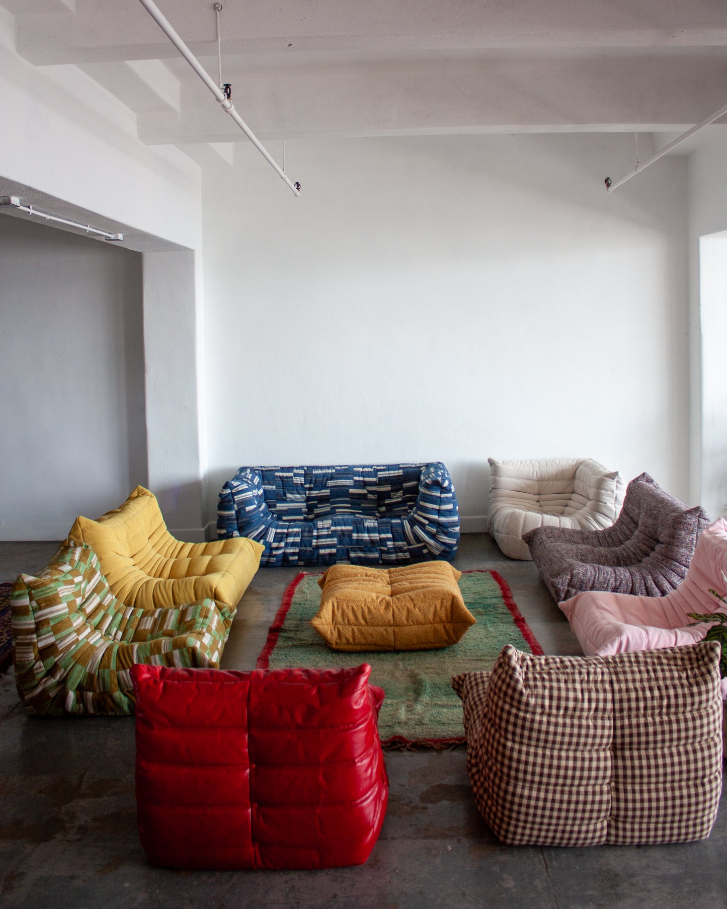 sofa sculpting session @ dupe